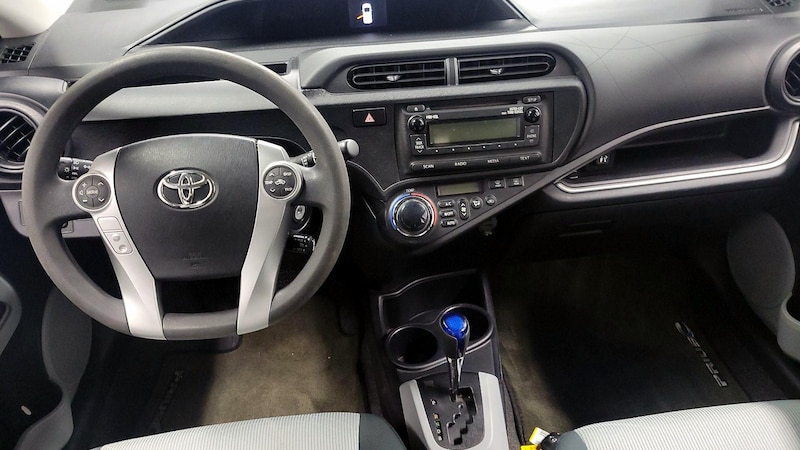 2014 Toyota Prius c Two 9