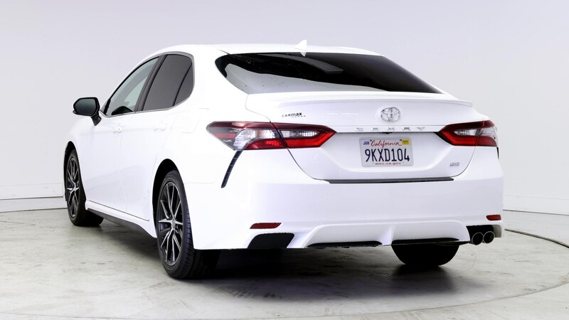 2022 Toyota Camry SE 2