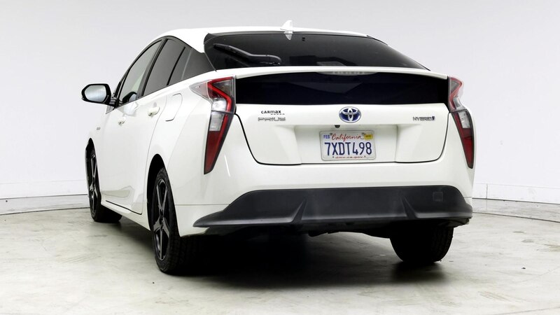 2016 Toyota Prius Three Touring 6