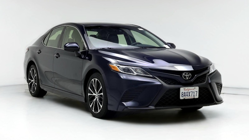 2018 Toyota Camry SE Hero Image