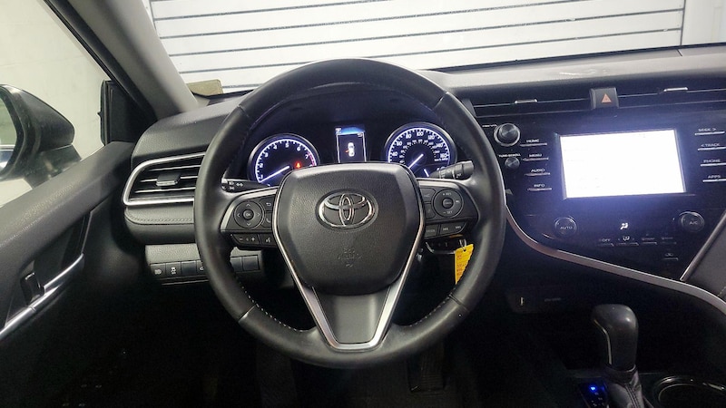 2018 Toyota Camry SE 10