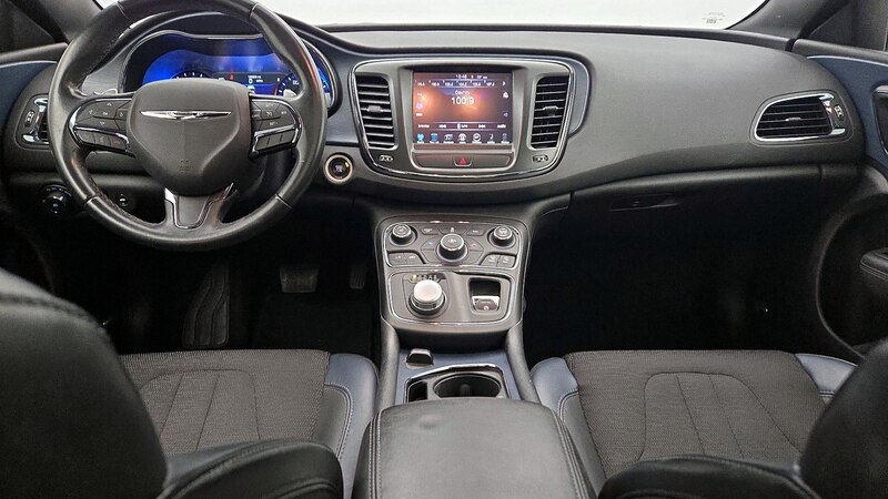 2016 Chrysler 200 S 9