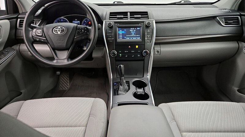 2016 Toyota Camry LE 9