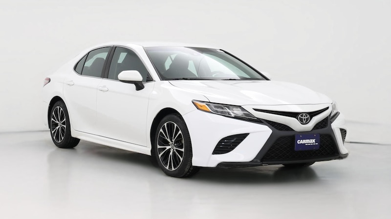 2018 Toyota Camry SE Hero Image