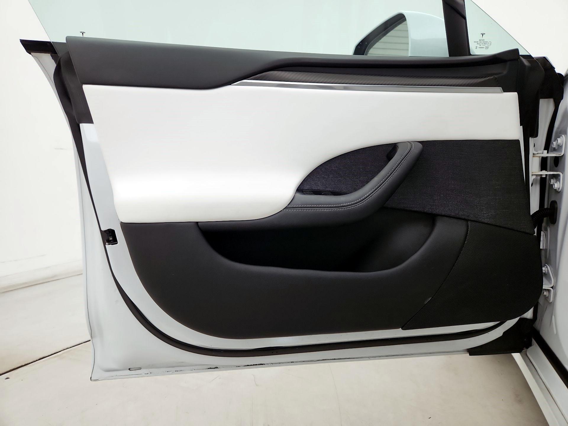 Thumbnail: 2023 Tesla Model S - 12