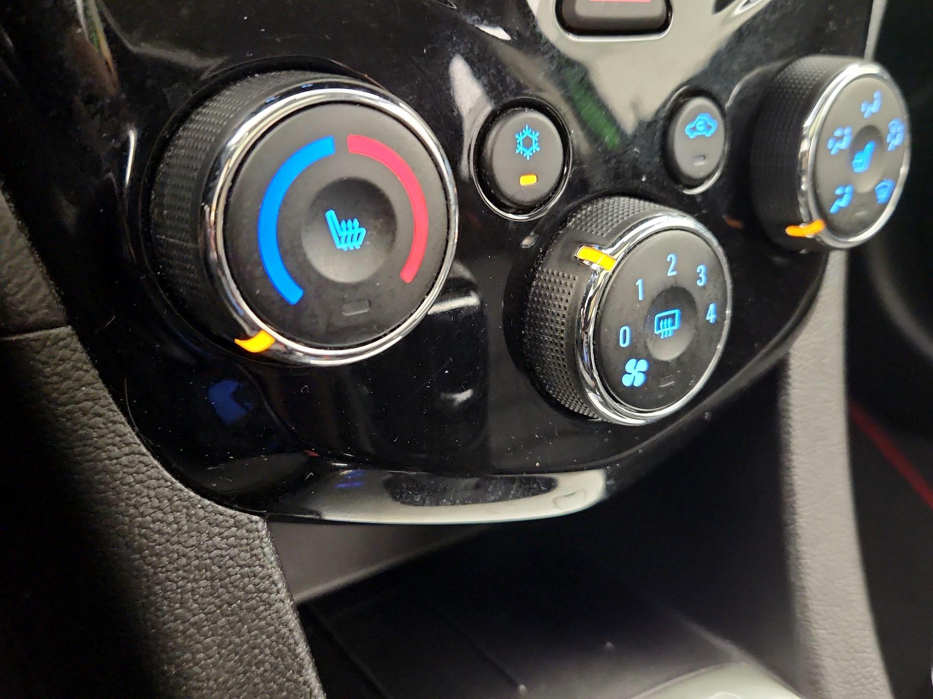 Thumbnail: 2015 Chevrolet Sonic - 16