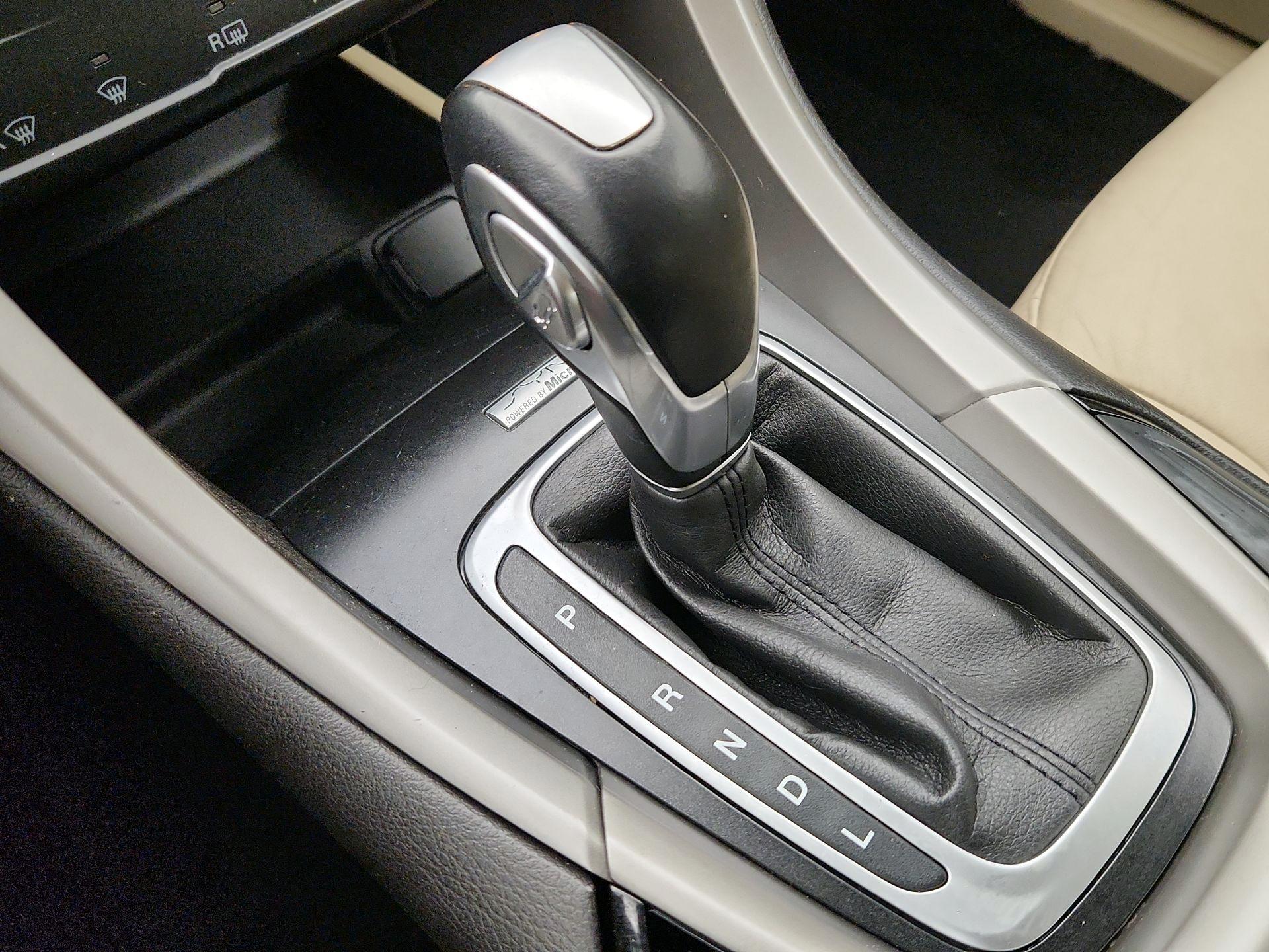 Thumbnail: 2014 Ford Fusion - 18