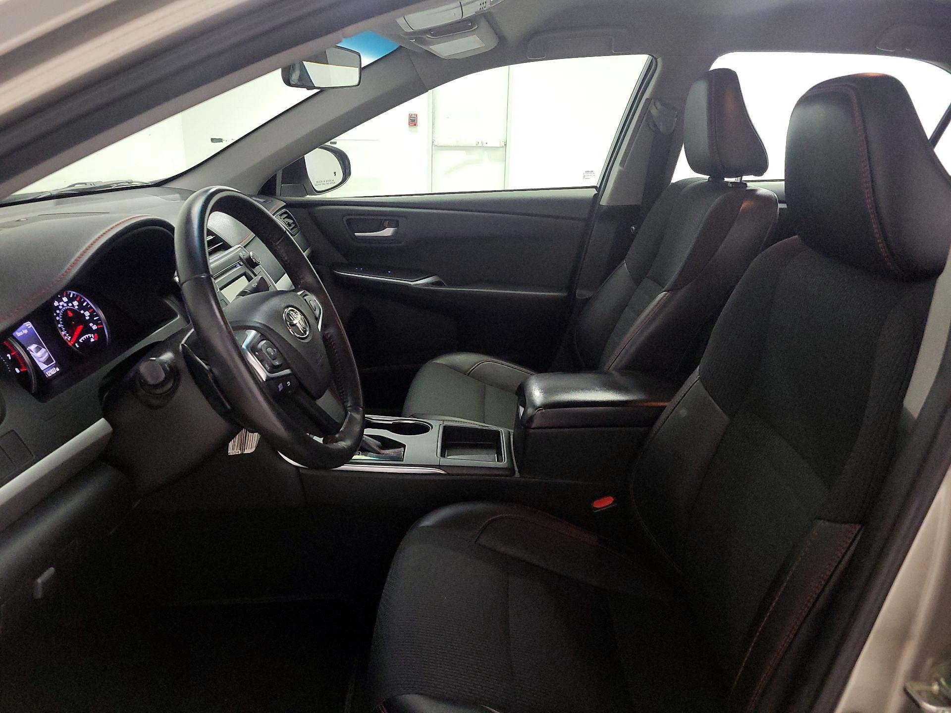 Thumbnail: 2017 Toyota Camry - 11