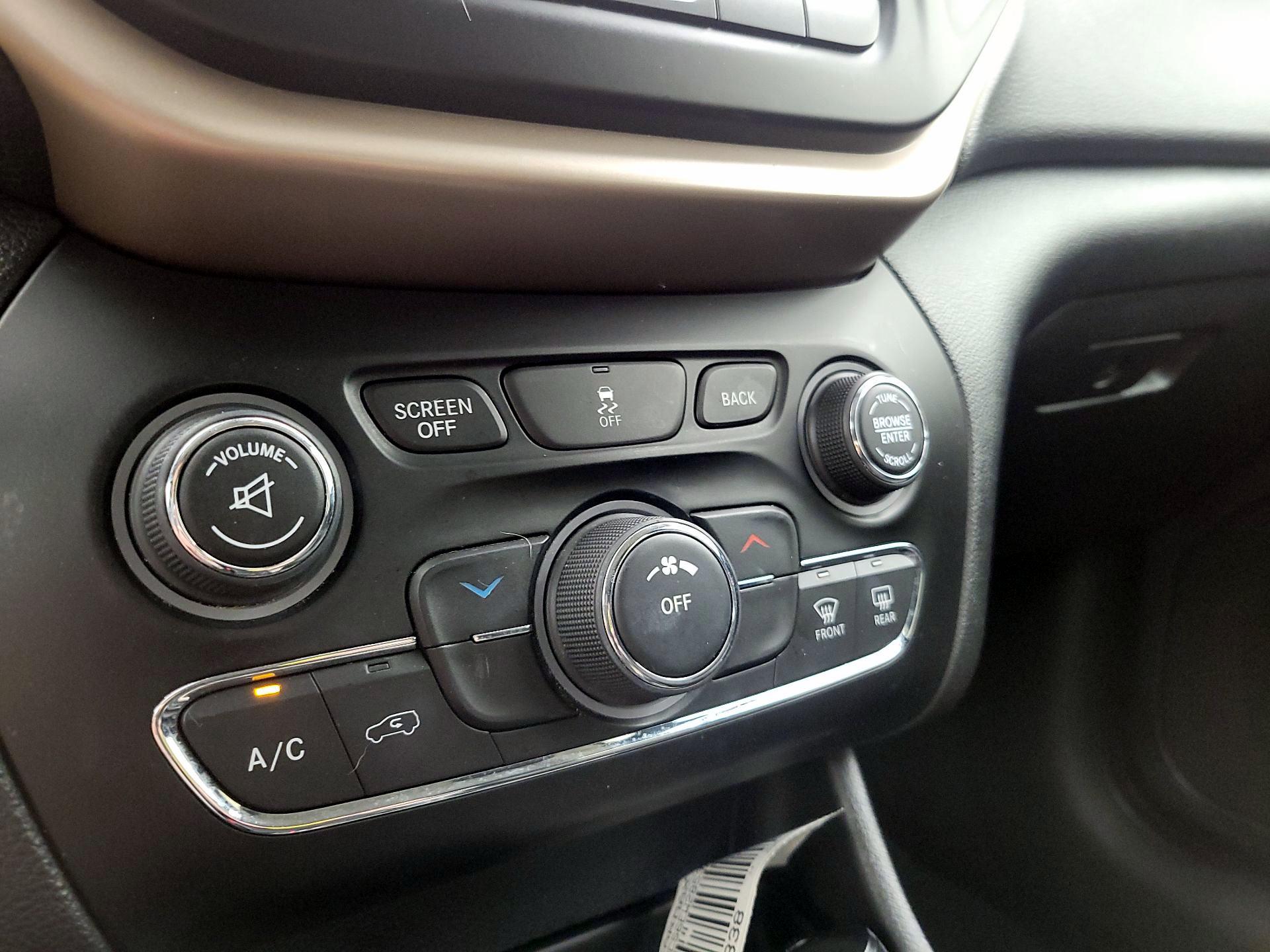 Thumbnail: 2014 Jeep Cherokee - 14