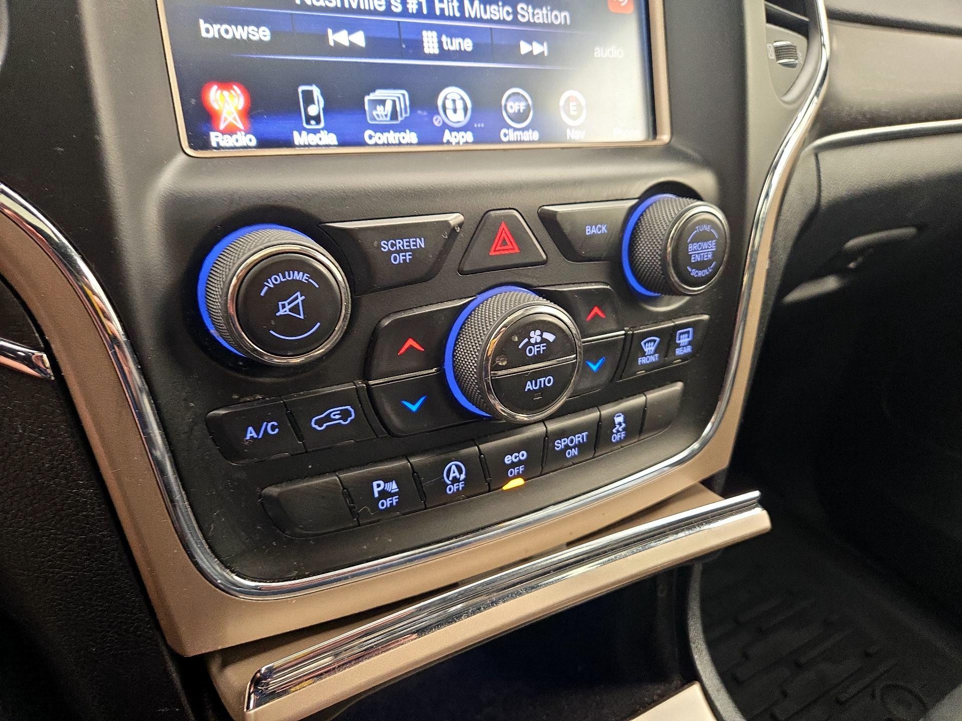 Thumbnail: 2017 Jeep Grand Cherokee - 17