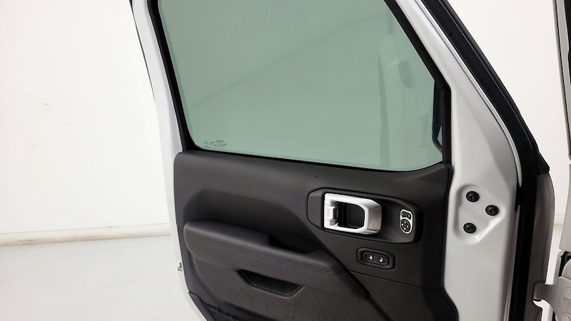 2022 Jeep Wrangler Unlimited Altitude 12