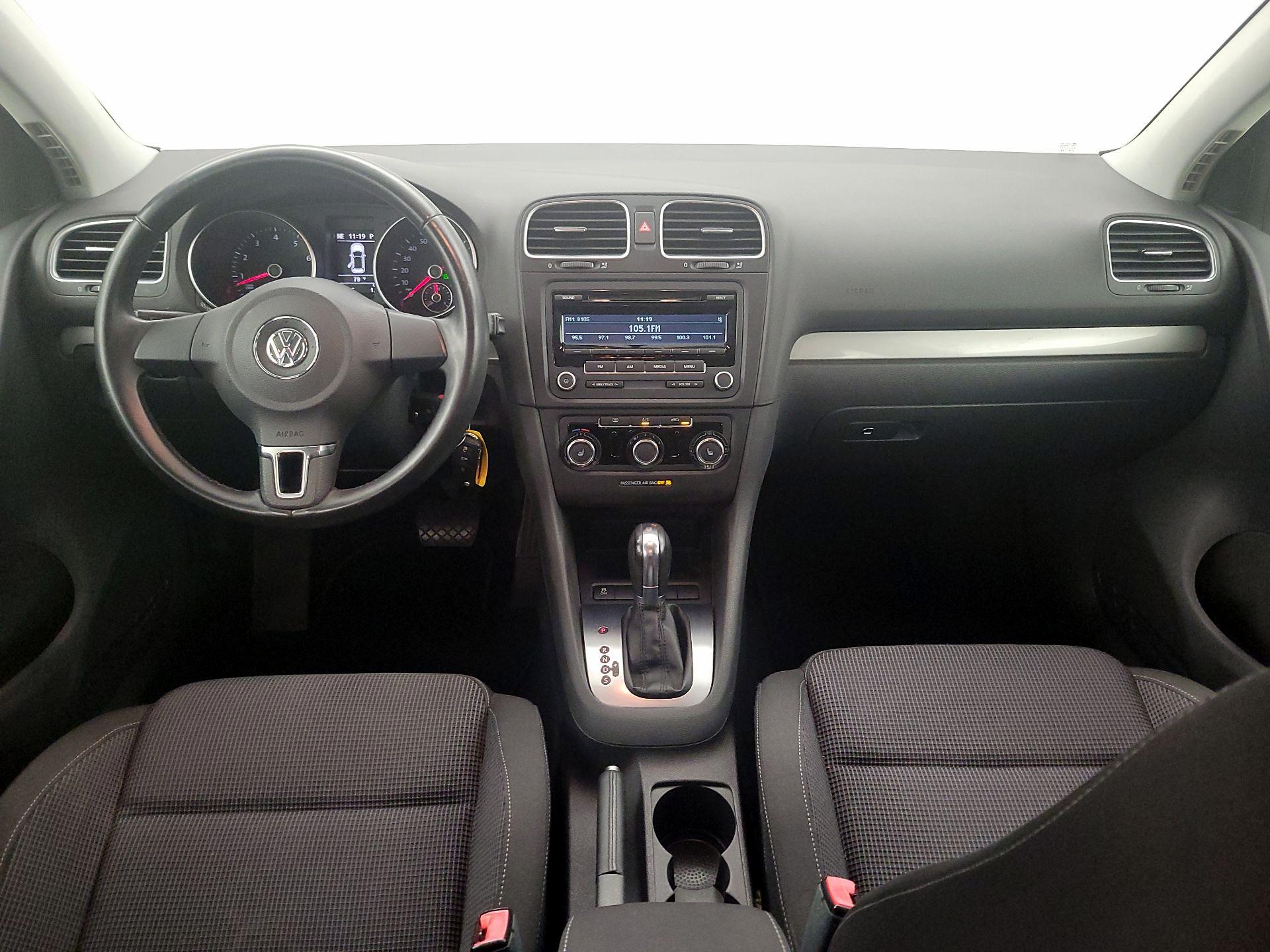 Thumbnail: 2013 Volkswagen Golf - 9