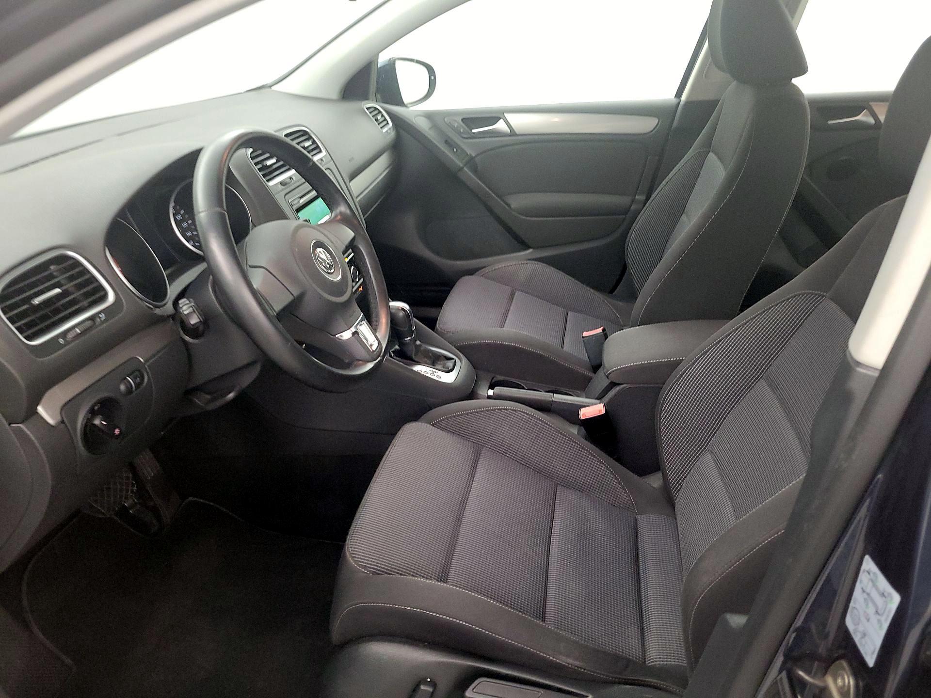 Thumbnail: 2013 Volkswagen Golf - 11