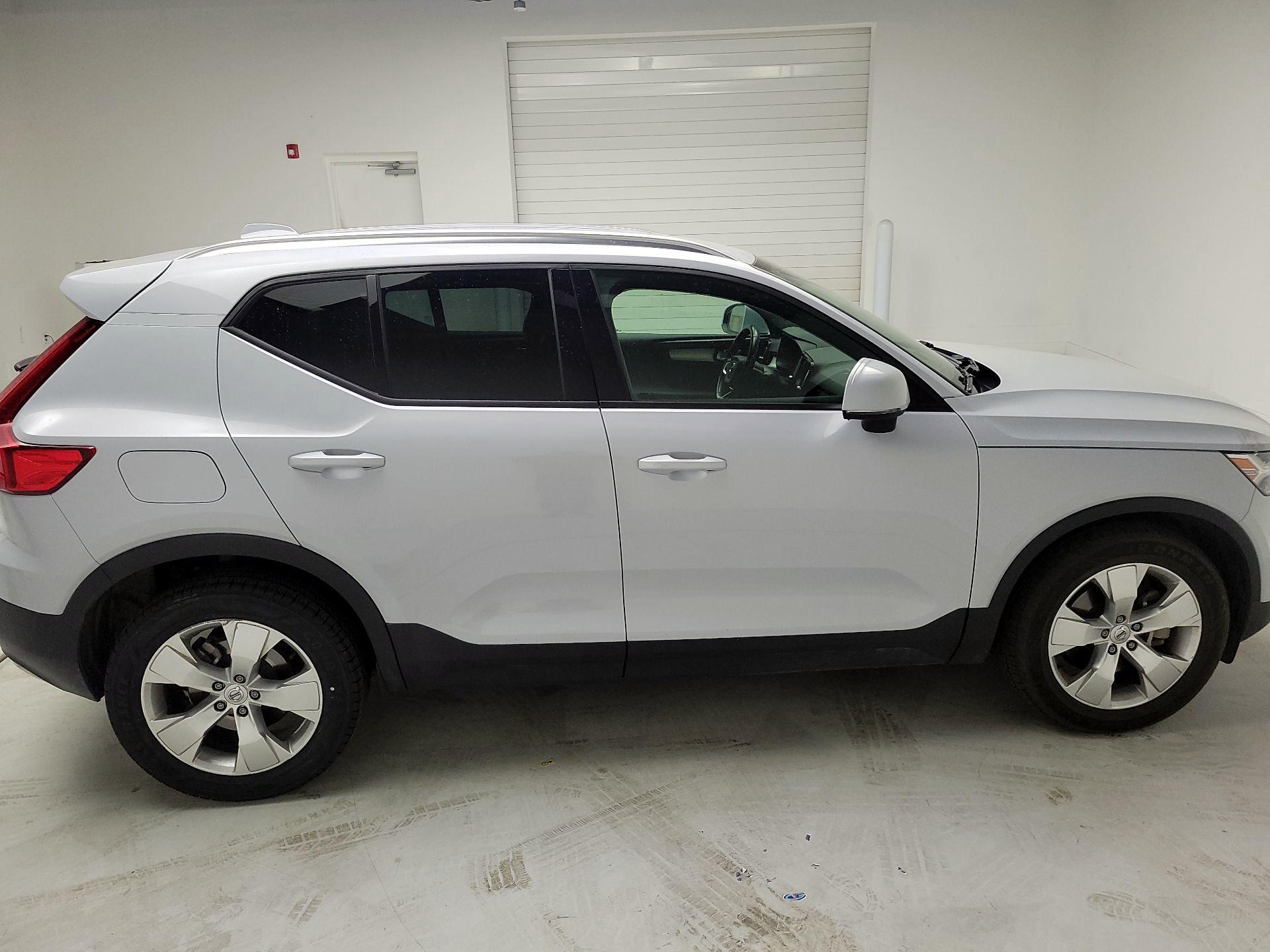 Thumbnail: 2020 Volvo XC40 - 4