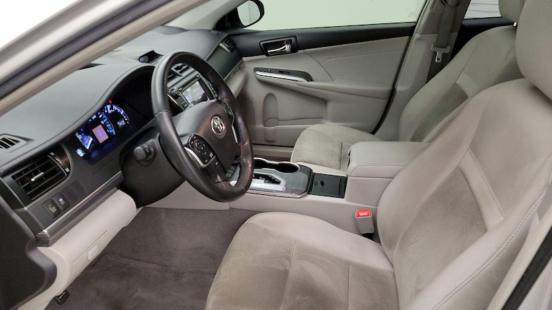 2014 Toyota Camry XLE 11