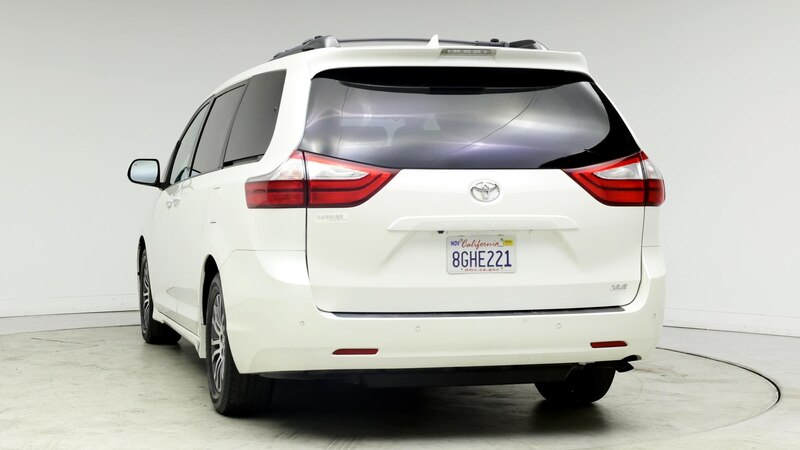 2019 Toyota Sienna XLE 6