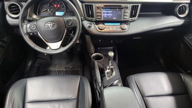 2015 Toyota RAV4 Limited 9