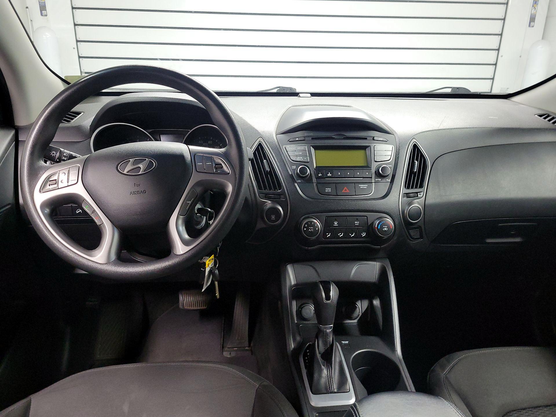 Thumbnail: 2015 Hyundai Tucson - 9