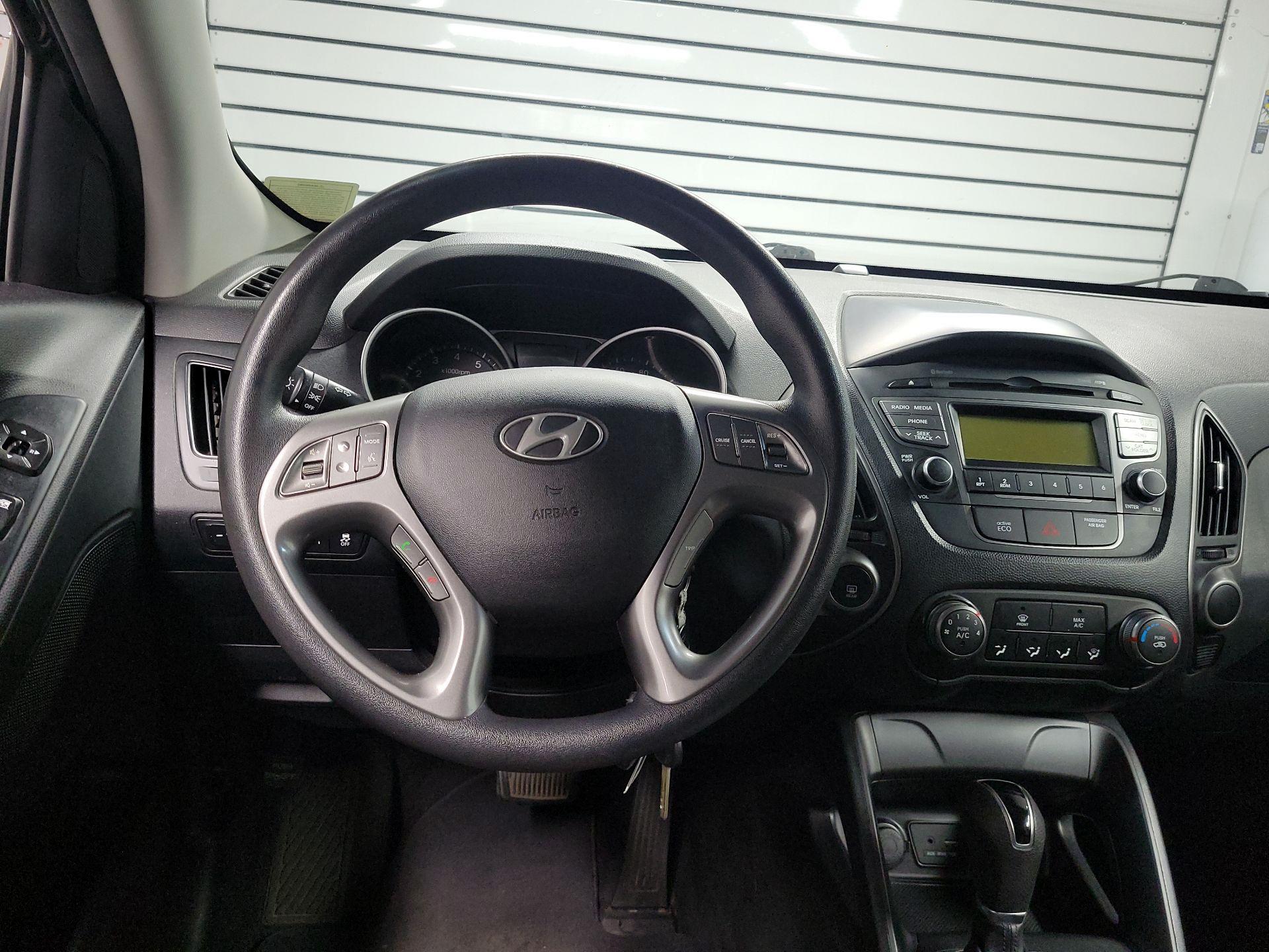 Thumbnail: 2015 Hyundai Tucson - 10