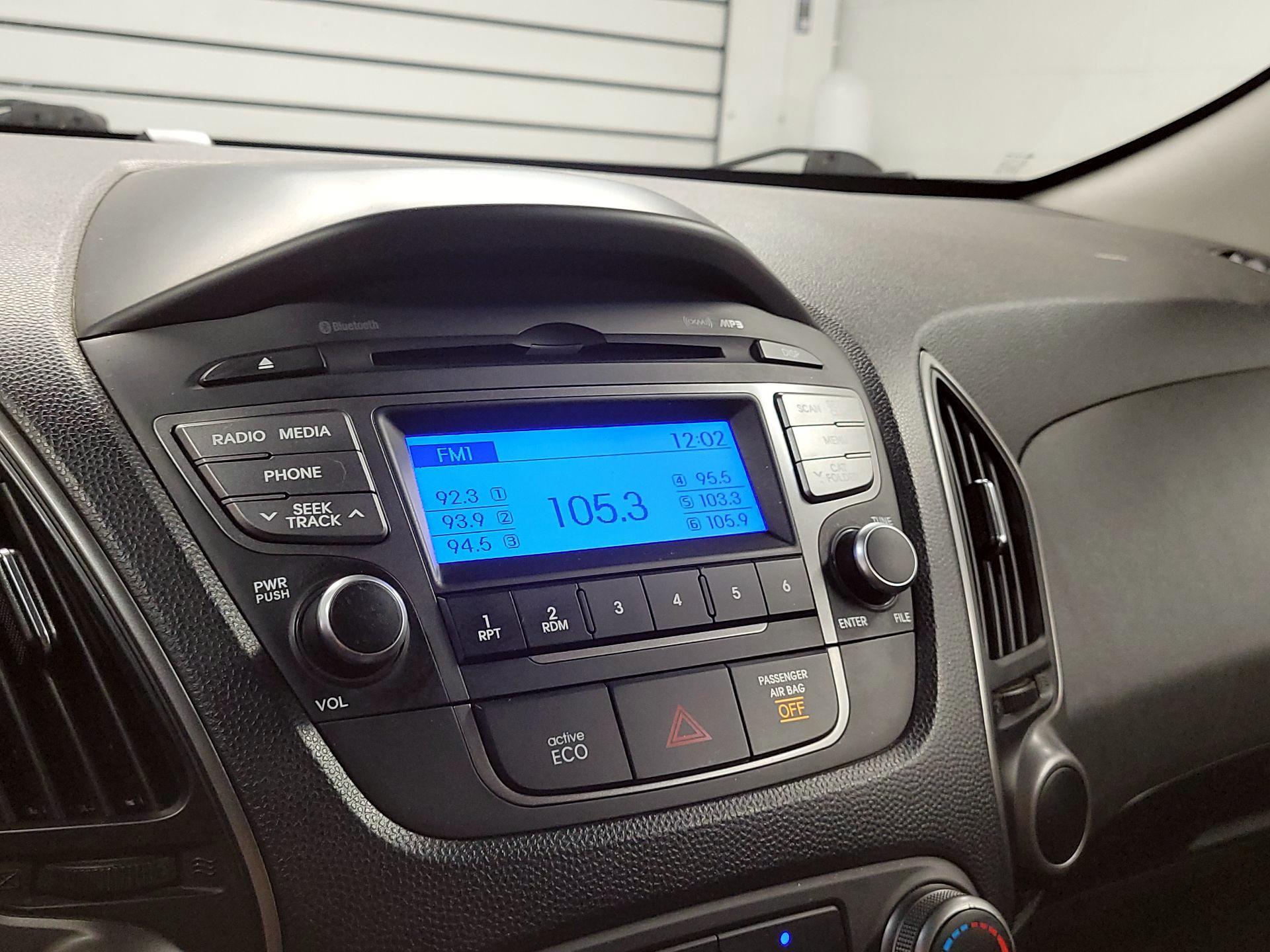 Thumbnail: 2015 Hyundai Tucson - 14