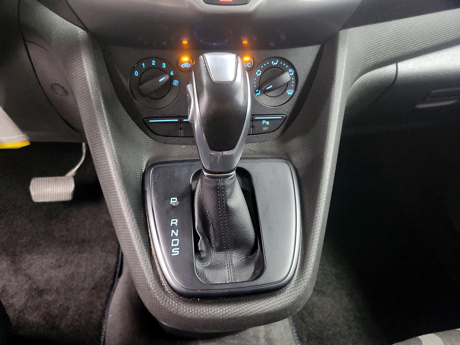 Thumbnail: 2016 Ford Transit Series - 17