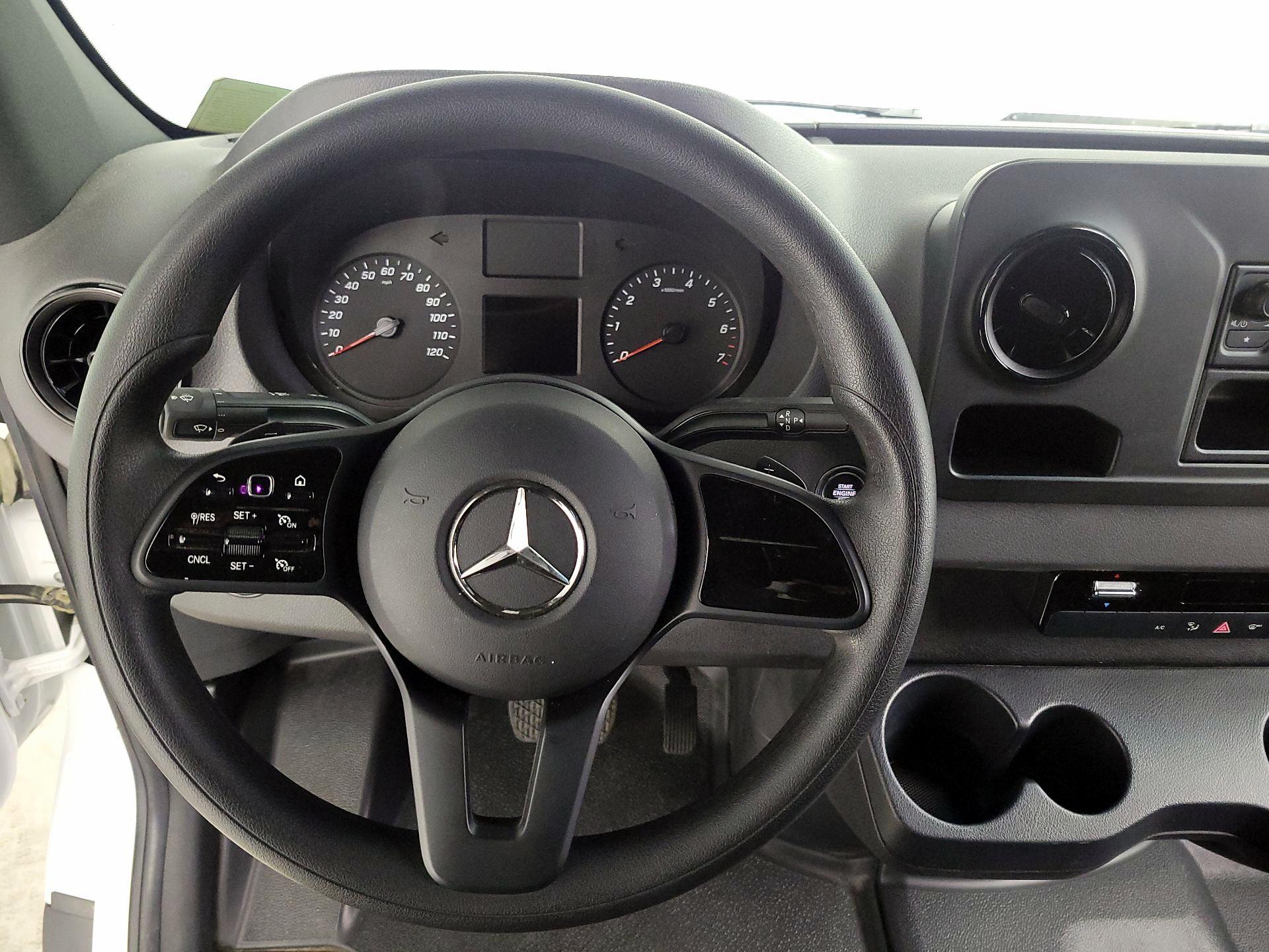 Thumbnail: 2023 Mercedes-Benz Sprinter - 10