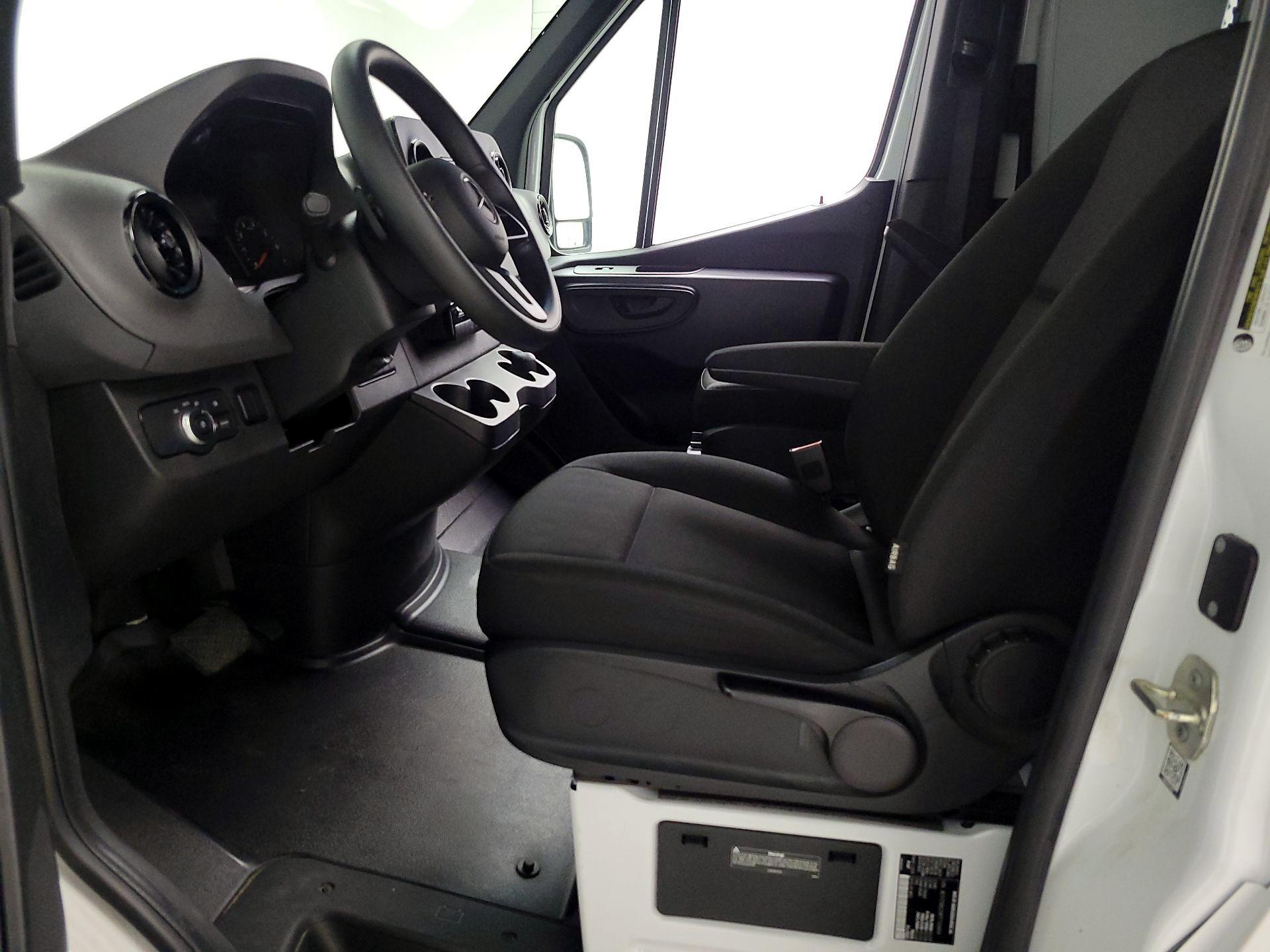 Thumbnail: 2023 Mercedes-Benz Sprinter - 11