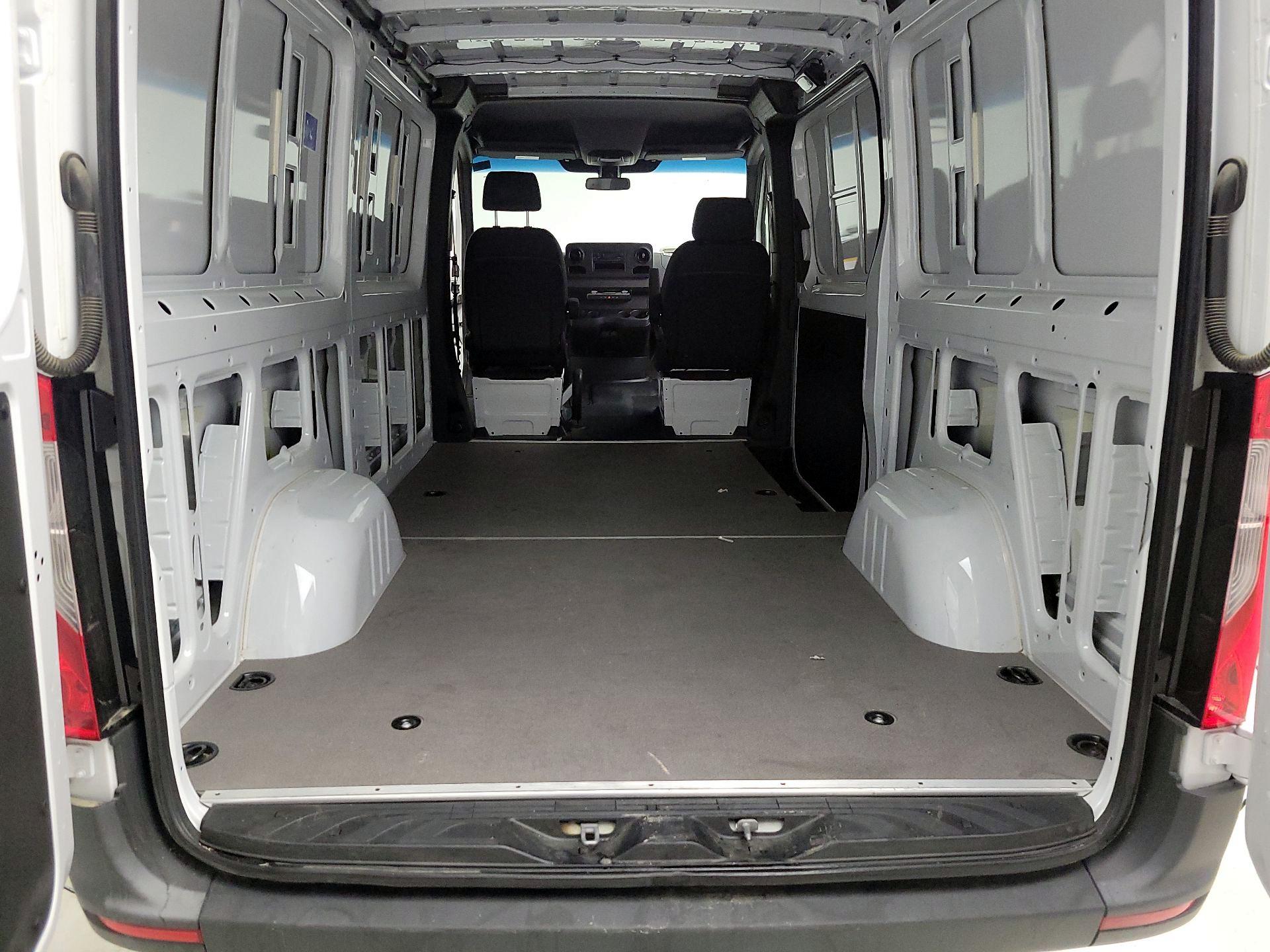 Thumbnail: 2023 Mercedes-Benz Sprinter - 17