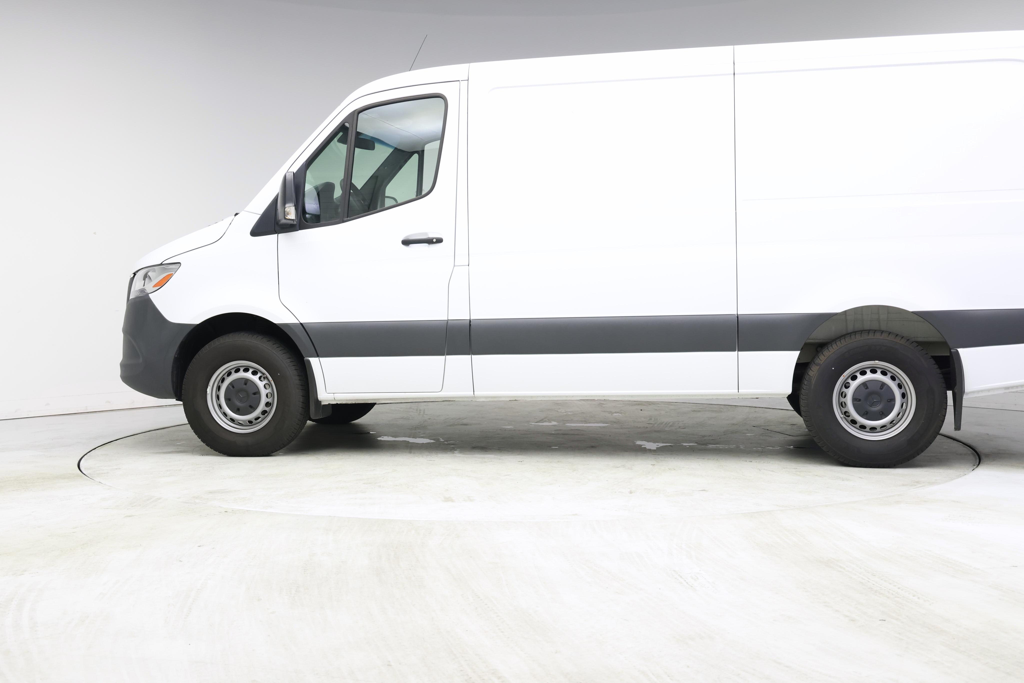 Thumbnail: 2023 Mercedes-Benz Sprinter - 3