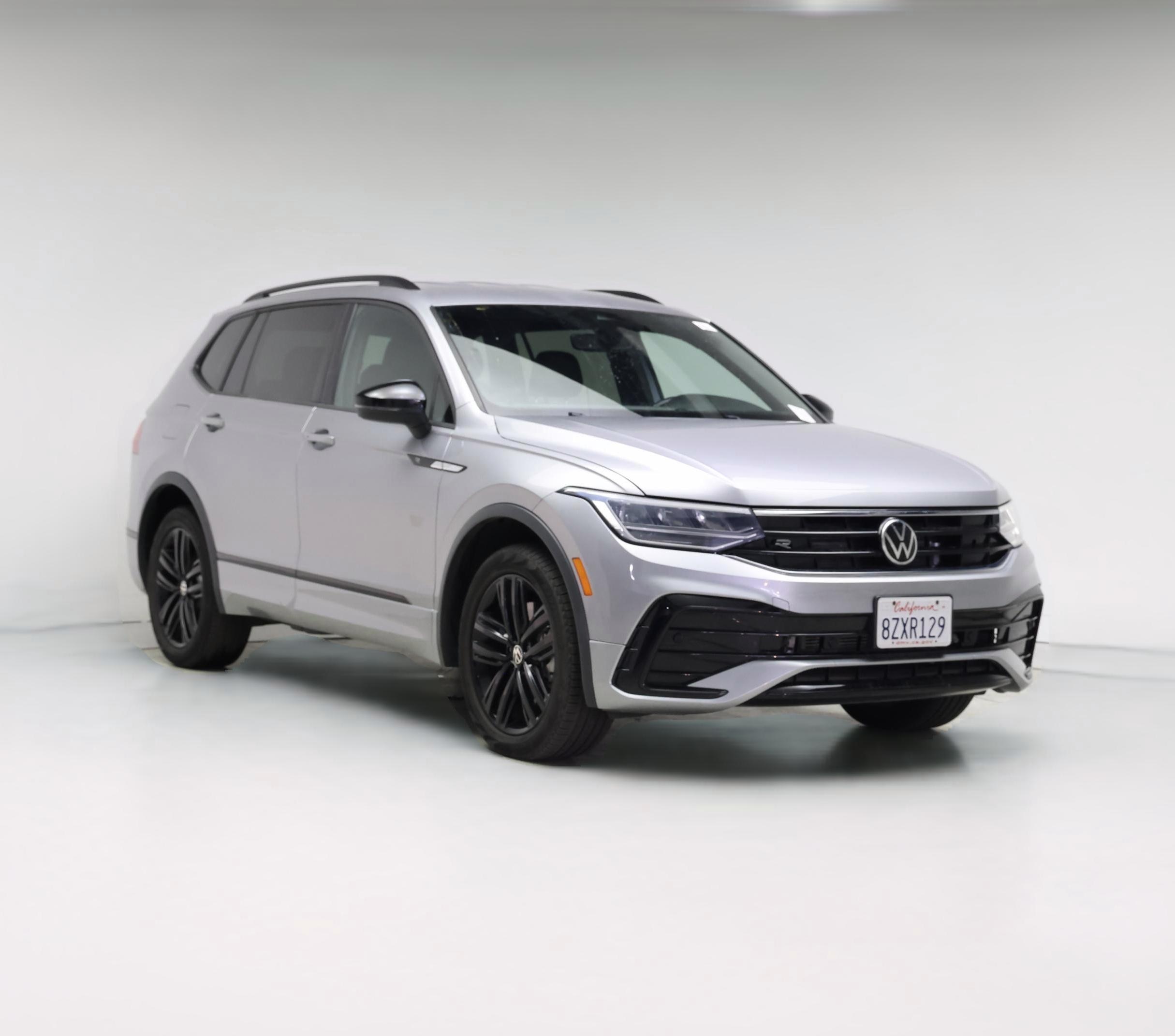 Thumbnail: 2022 Volkswagen Tiguan - 1