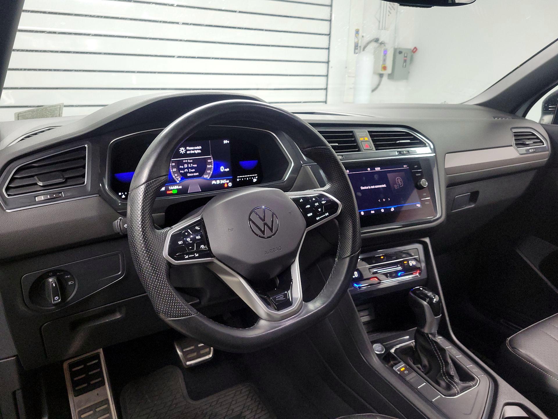 Thumbnail: 2022 Volkswagen Tiguan - 9