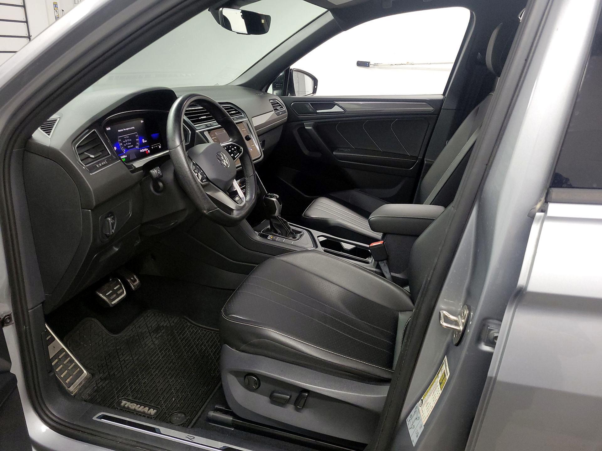 Thumbnail: 2022 Volkswagen Tiguan - 11
