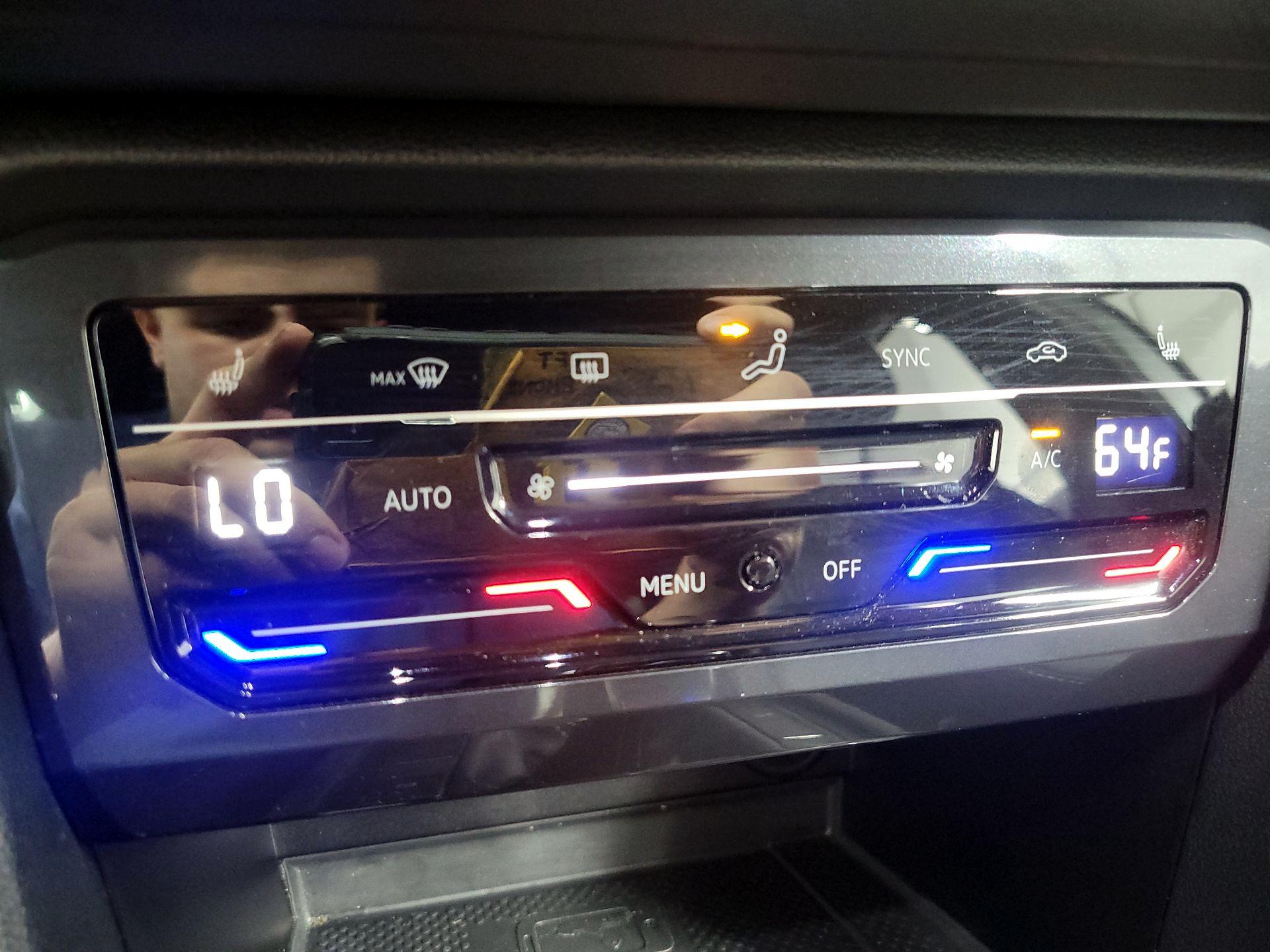 Thumbnail: 2022 Volkswagen Tiguan - 15