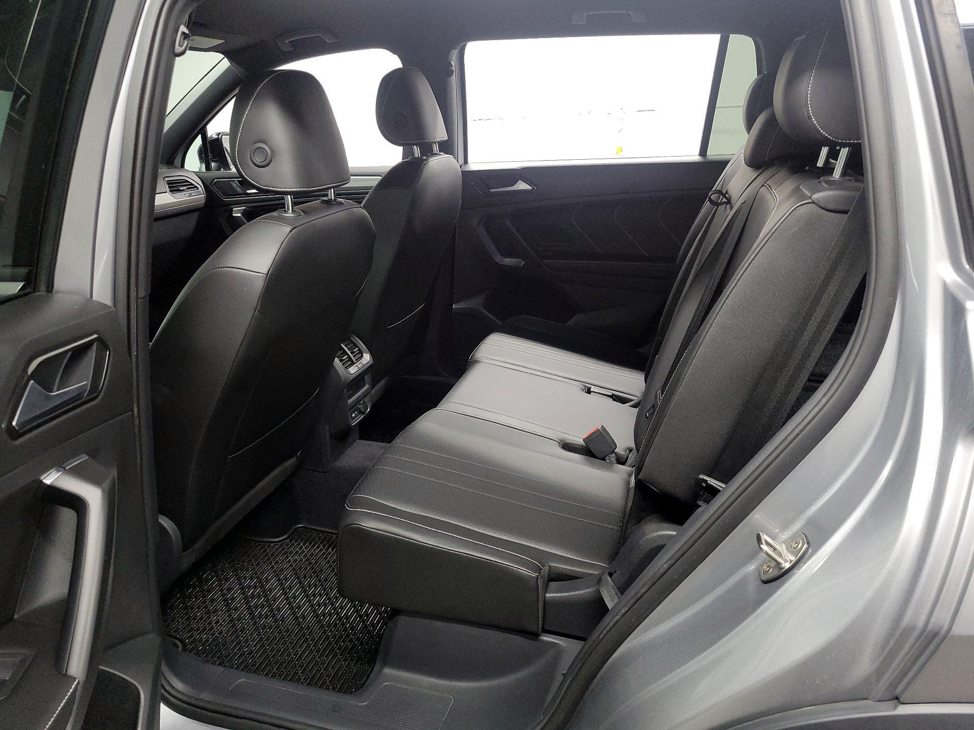 Thumbnail: 2022 Volkswagen Tiguan - 18