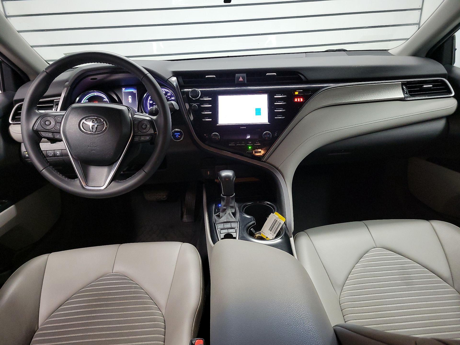 Thumbnail: 2020 Toyota Camry - 9