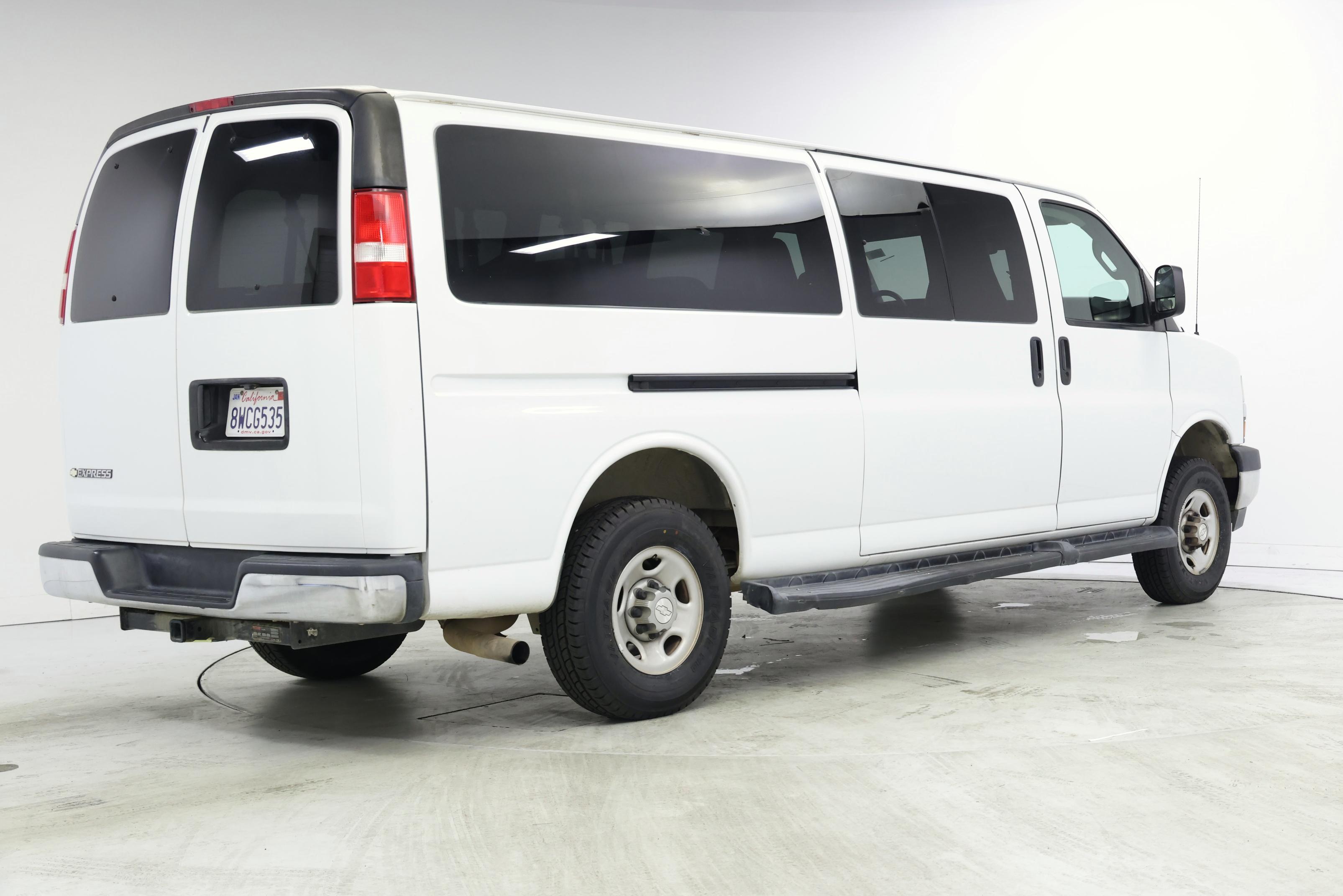 Thumbnail: 2019 Chevrolet Express - 3
