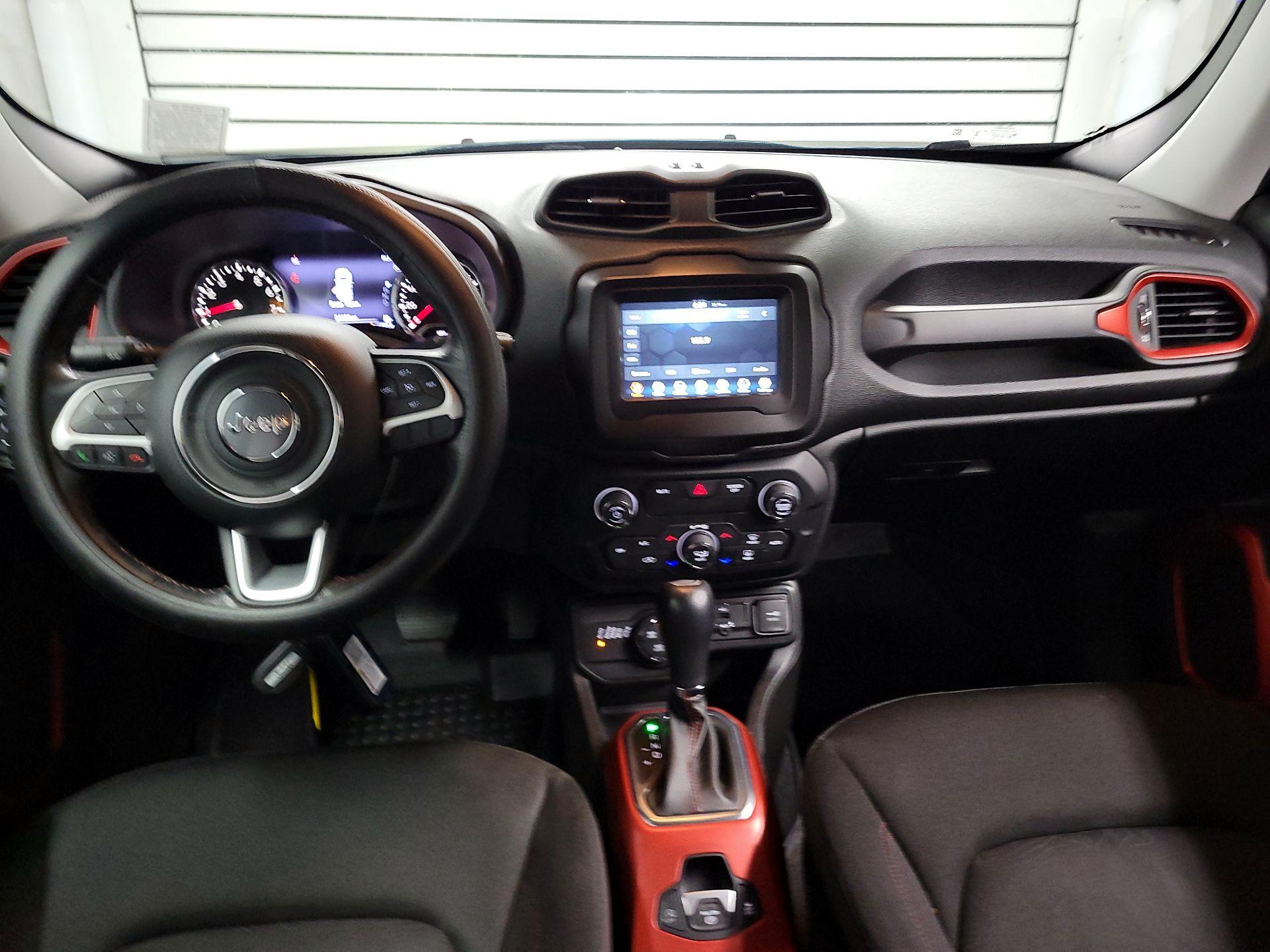 Thumbnail: 2020 Jeep Renegade - 9