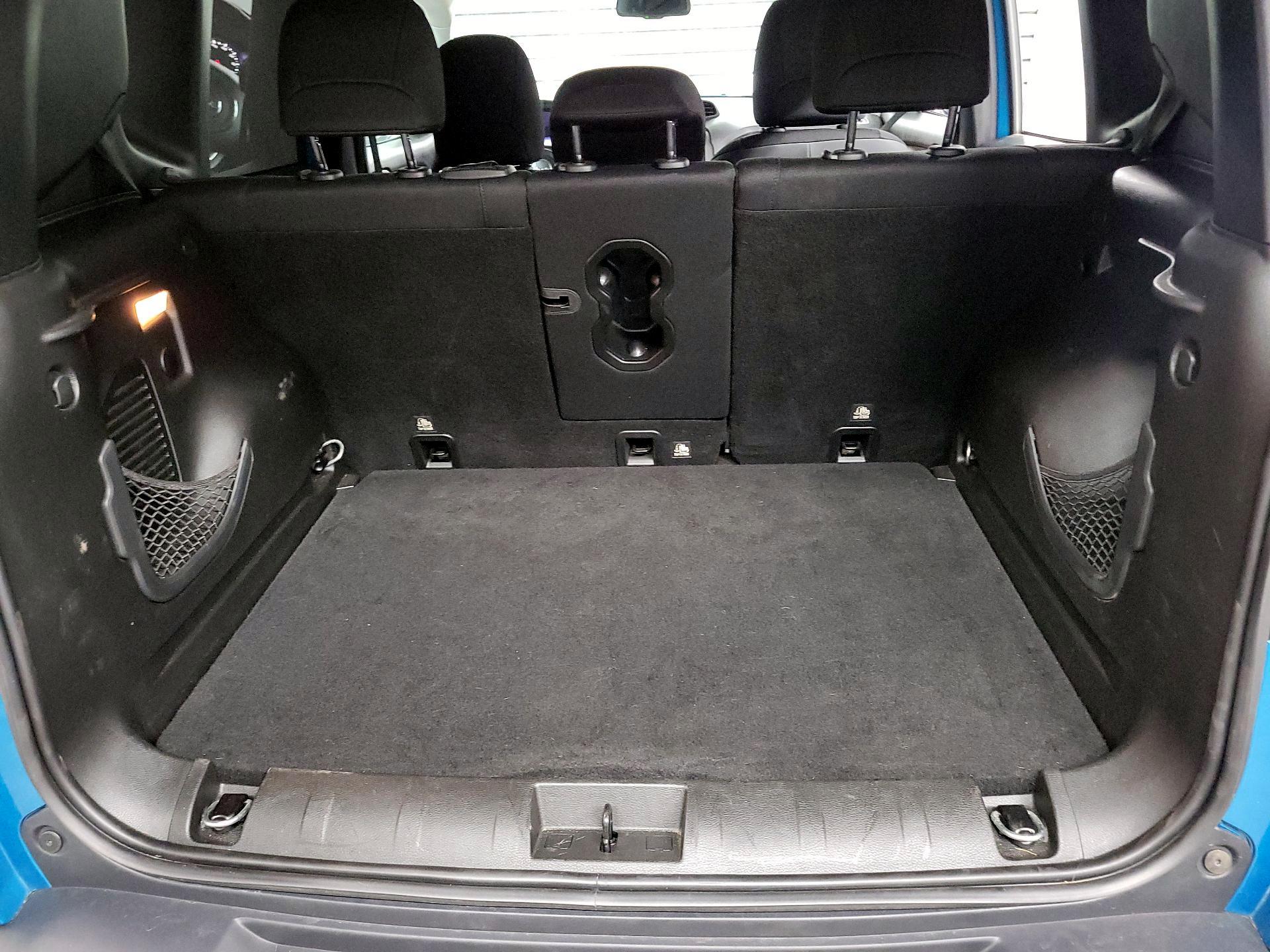 Thumbnail: 2020 Jeep Renegade - 19