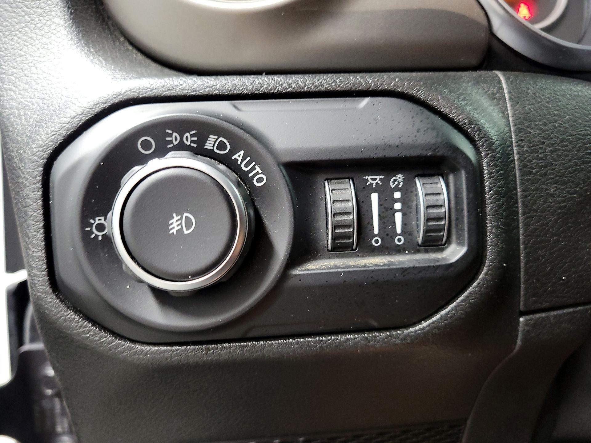 Thumbnail: 2020 Jeep Wrangler - 13