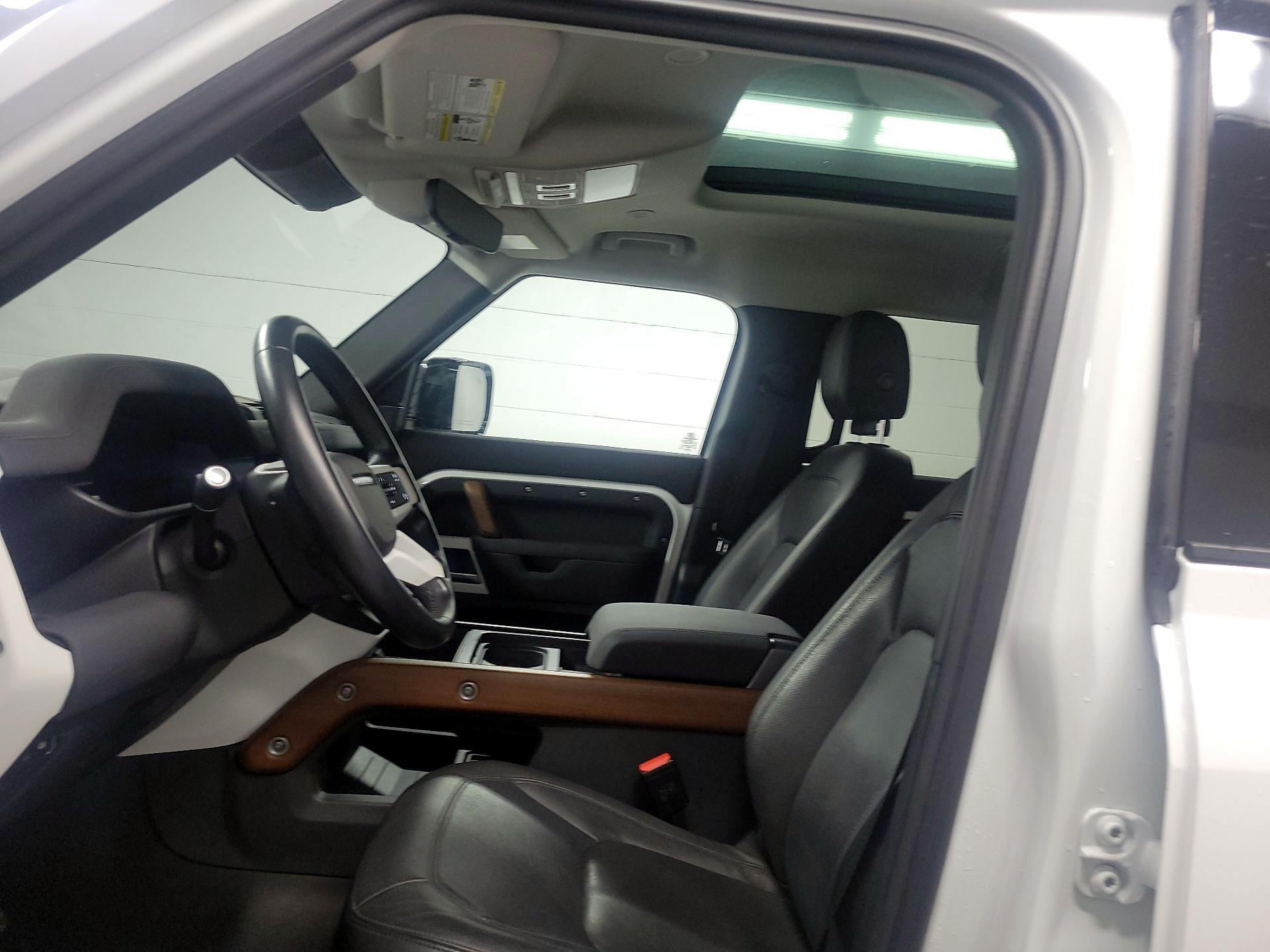 Thumbnail: 2023 Land Rover Defender - 18