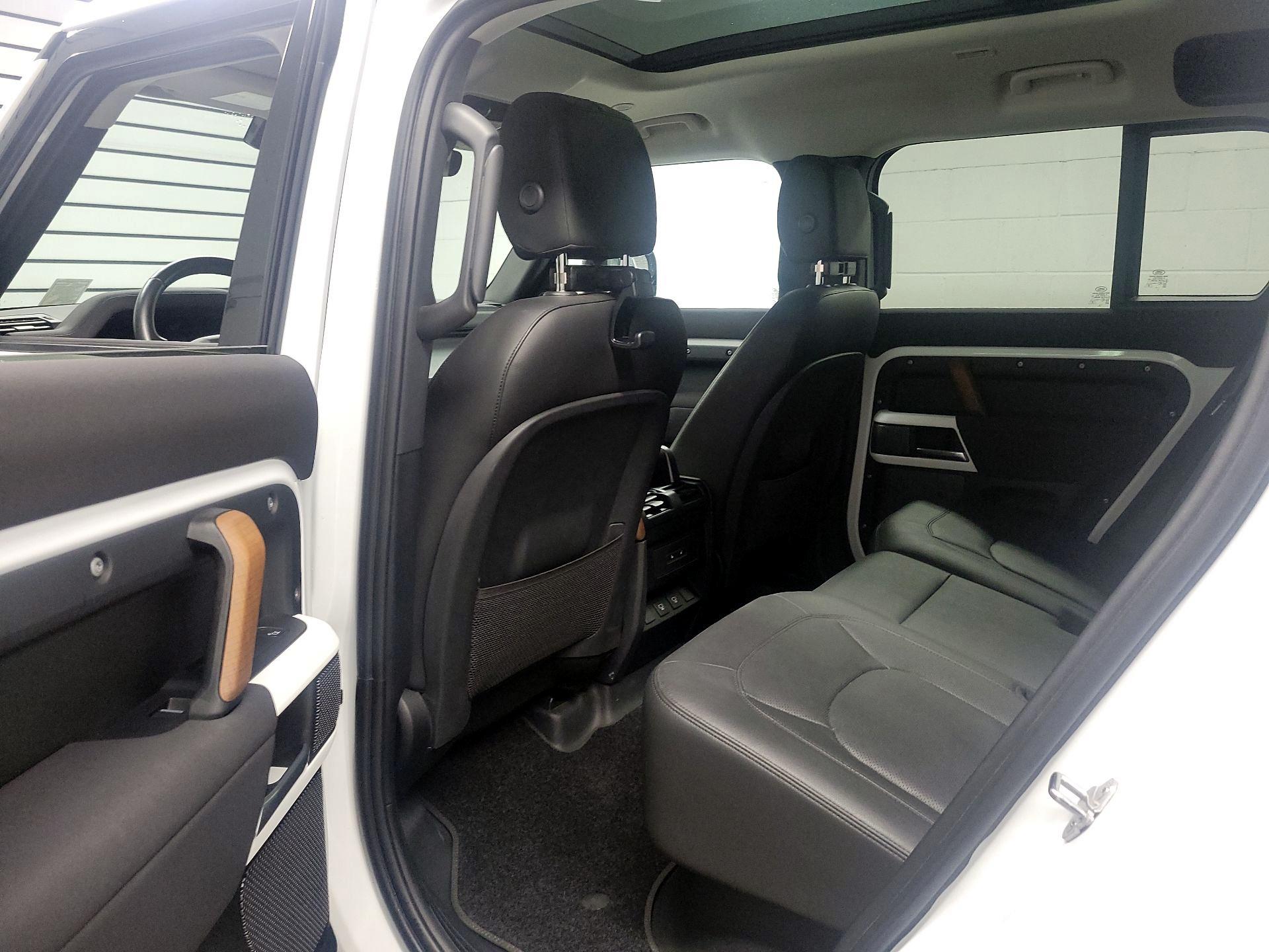 Thumbnail: 2023 Land Rover Defender - 19