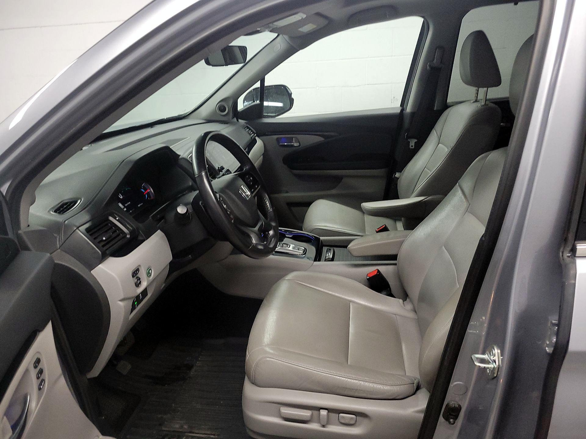 Thumbnail: 2019 Honda Pilot - 11