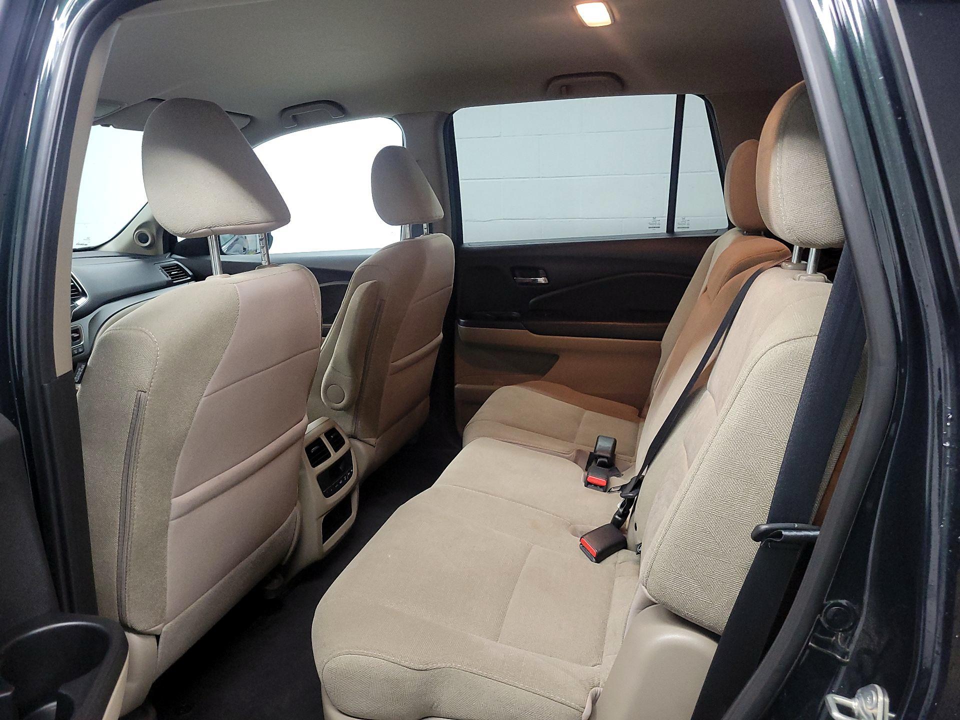 Thumbnail: 2019 Honda Pilot - 18