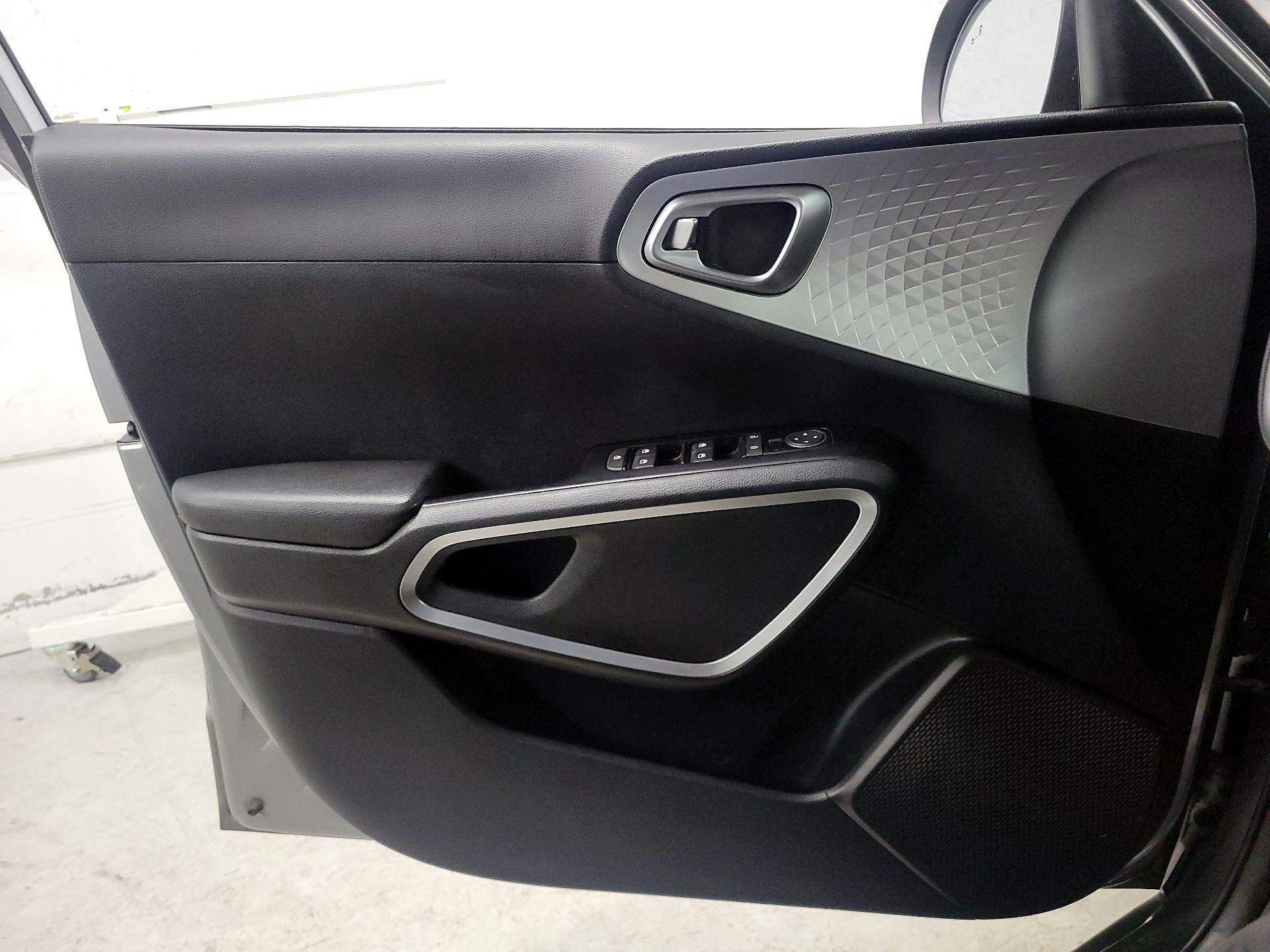 Thumbnail: 2022 Kia Soul - 12