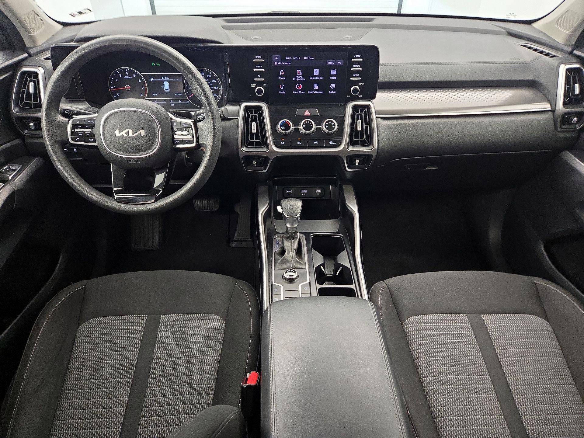 Thumbnail: 2023 Kia Sorento - 9