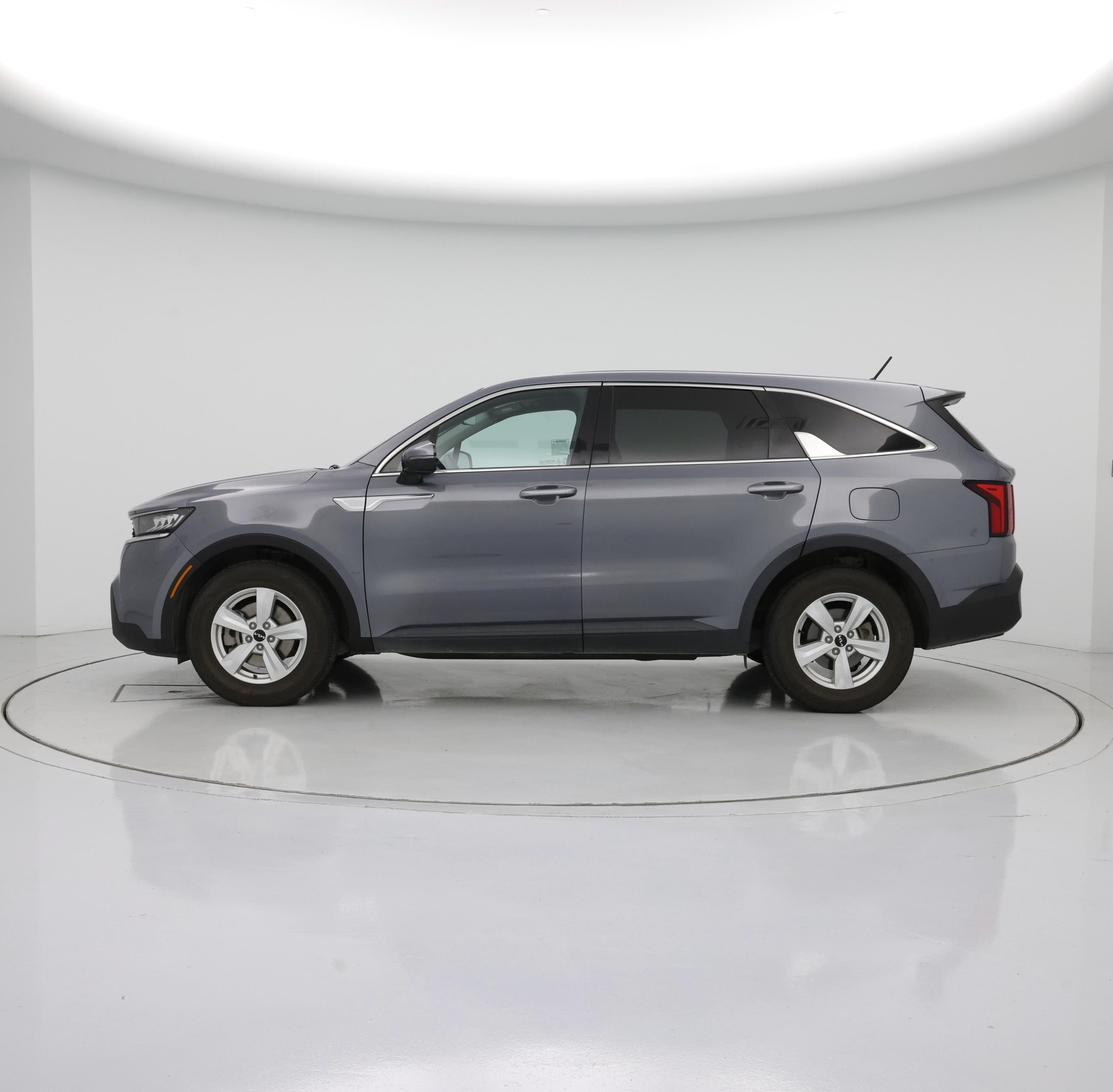 Thumbnail: 2023 Kia Sorento - 3