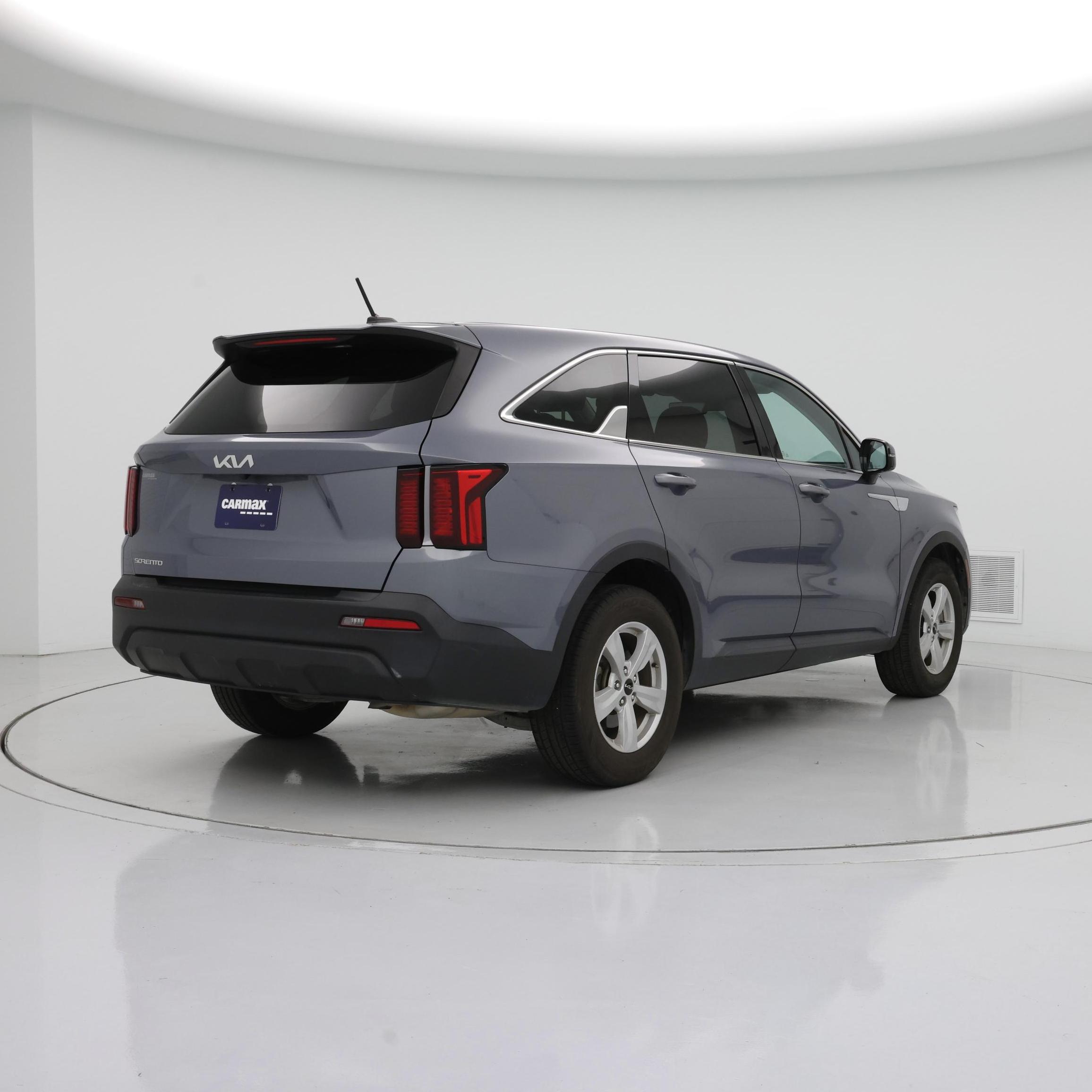 Thumbnail: 2023 Kia Sorento - 8