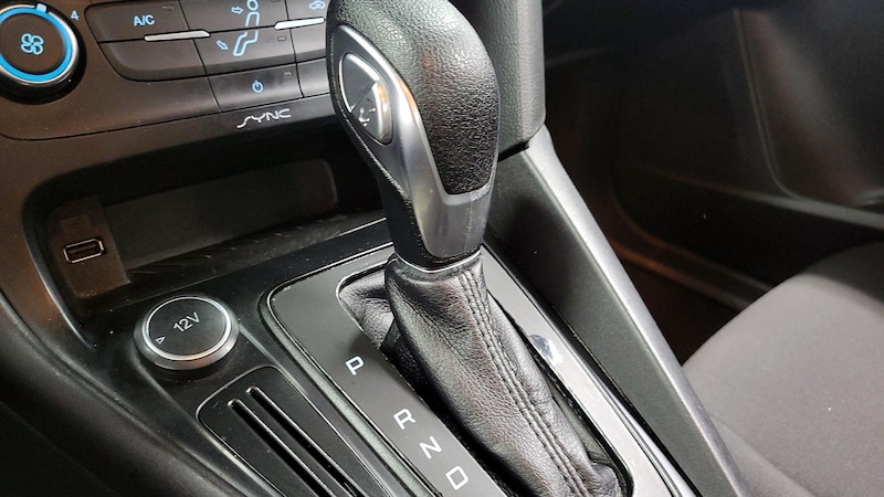 2017 Ford Focus SE 17