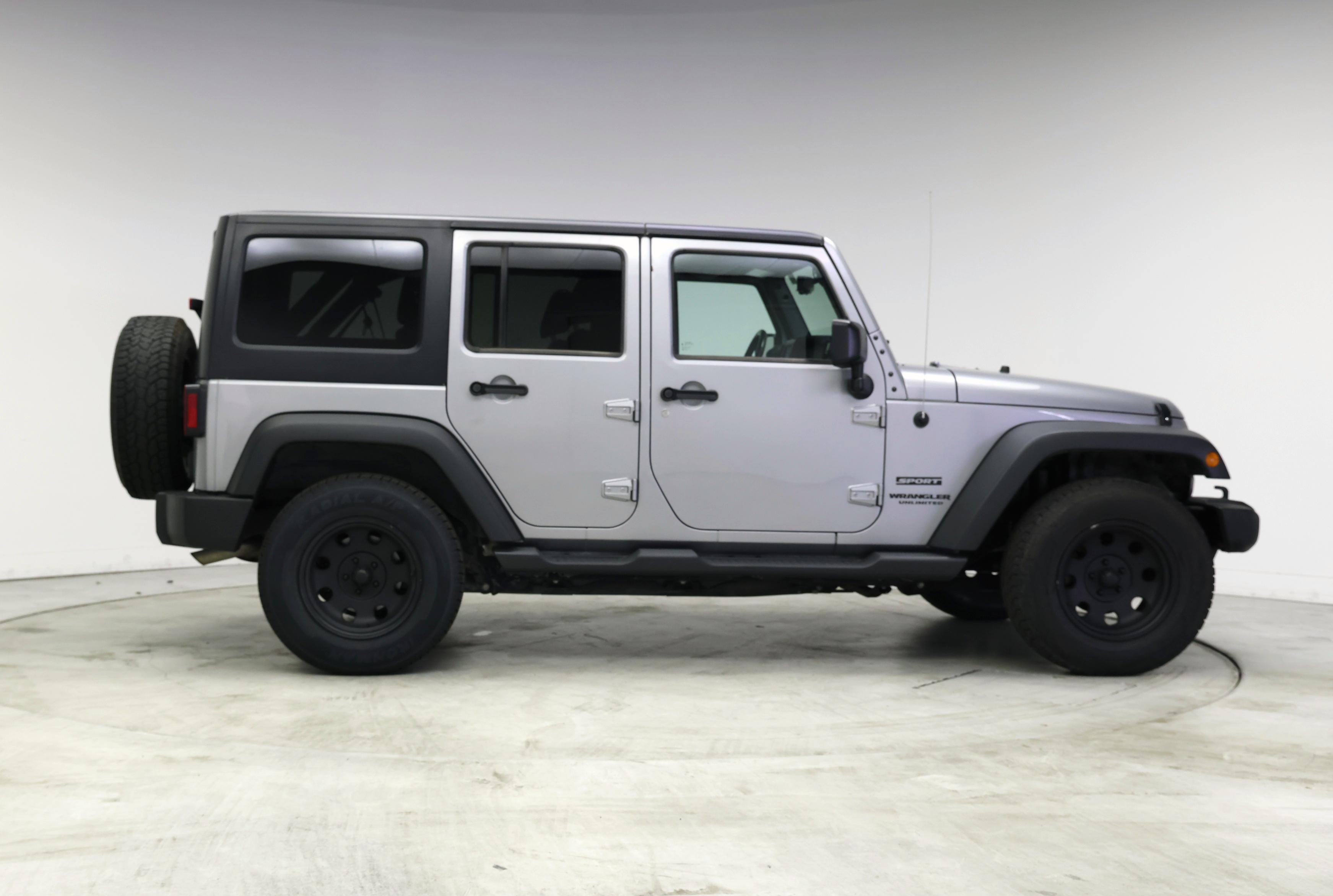 Thumbnail: 2017 Jeep Wrangler - 7