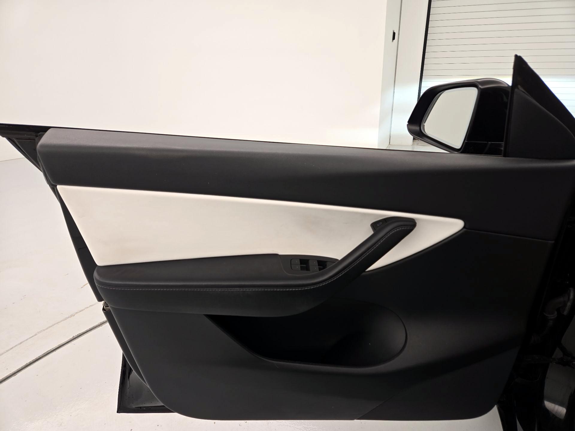 Thumbnail: 2021 Tesla Model Y - 12